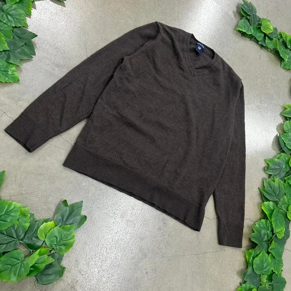 GAP 100% Merino Wool V-Neck Sweater Brown